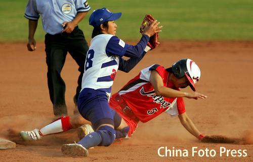 中国台北vs日本垒球的相关图片